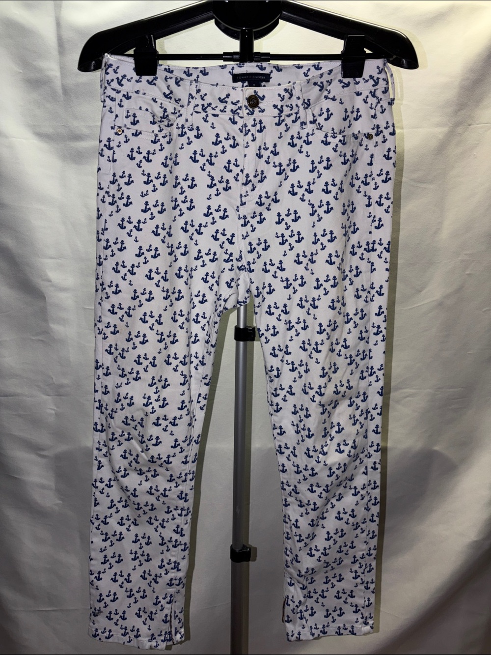 Tommy Hilfiger White Pants with Blue Anchor Print